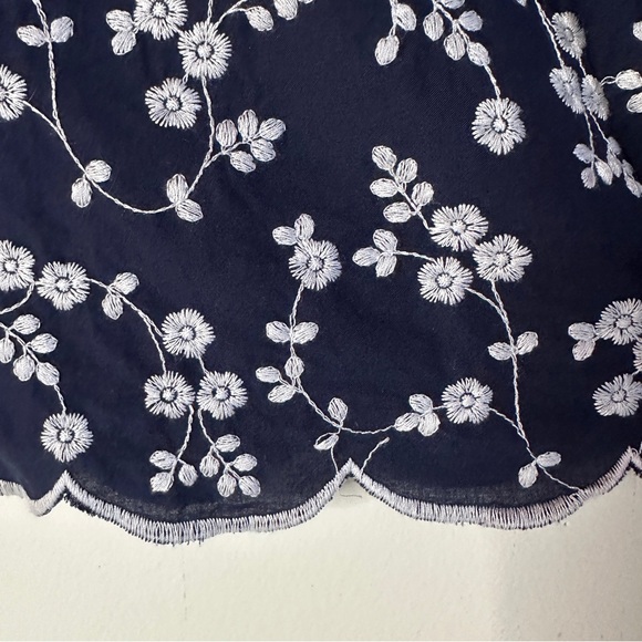 ZARA Navy Floral Embroidered Scallop Hem Blouse XL - Picture 7 of 8